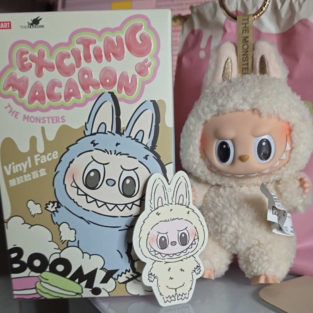 LABUBU Exciting Macaron - Soymilk